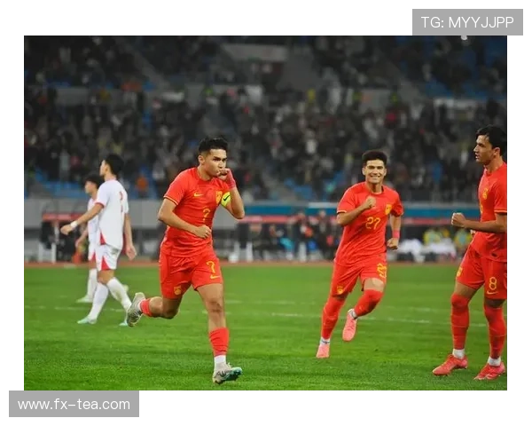 中国足球队迎战强敌备战亚洲杯,主帅强调全员奋力拼搏争创佳绩